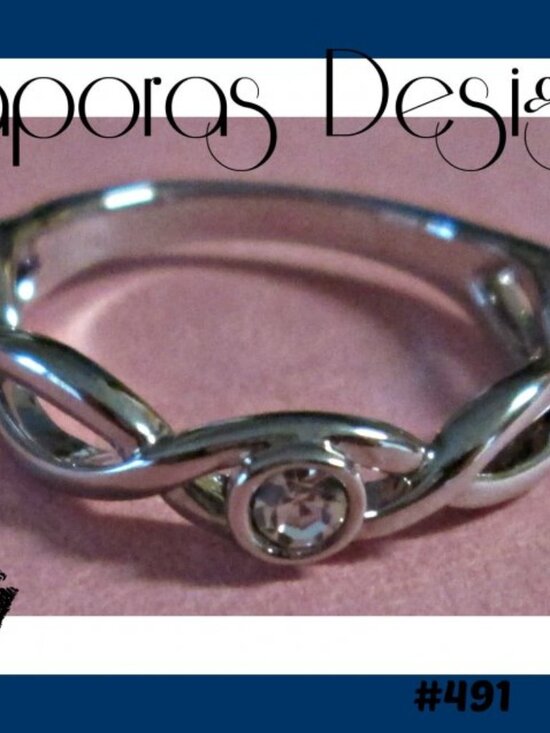 Silver Tone Size 5 Infinity Design Ring With Clear Crystal - Picture 1 of 1